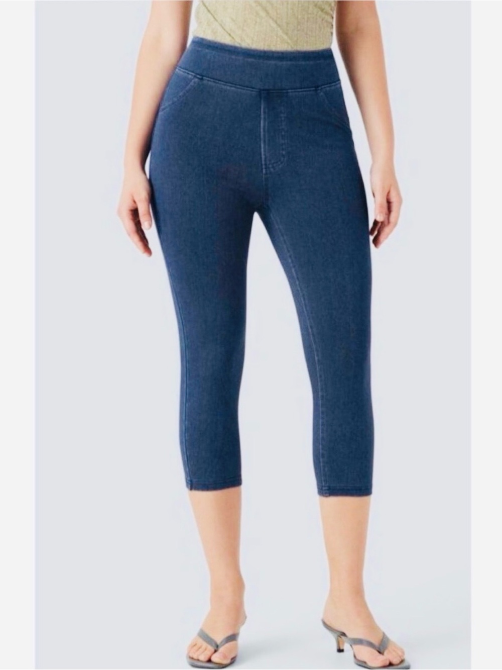 Halara NWT Flex High Waisted Capri Leggings